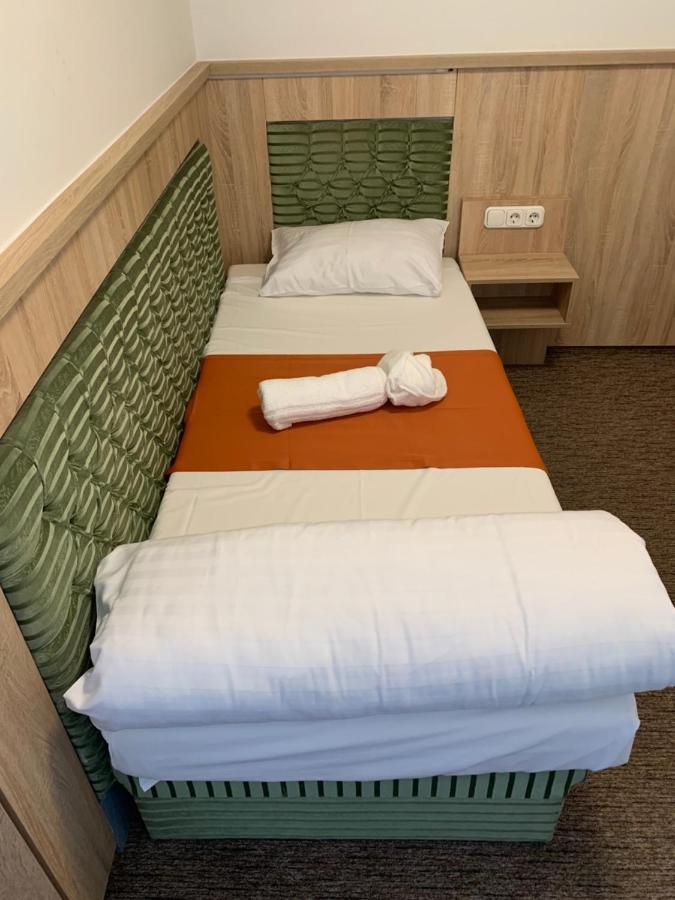 Varfal Wellness Panzio Beci Exterior foto